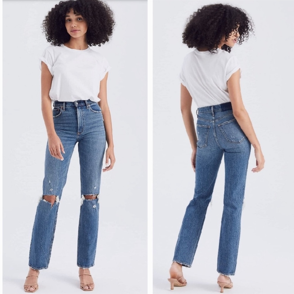 A&F The 90's Straight Ultra High Rise